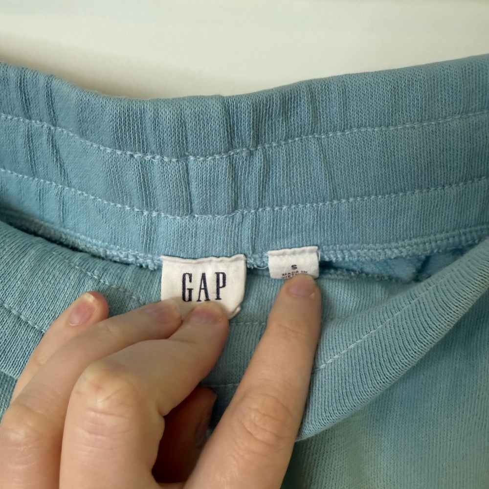Gap Women’s Ombre Jogger Pants - Picture 3 of 5